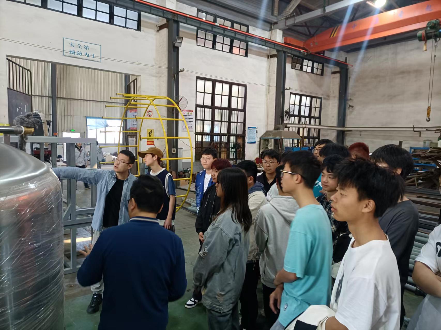 湖南工程学院近200名学生来球王会体育(中国)游戏平台认知实习